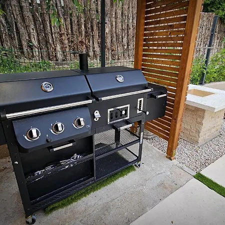 Semesterbostad Kenesea *